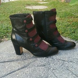 Andre brand Victorian style ankle boots size 38, 8